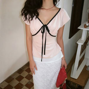 Camiseta de Manga Corta con Cuello en V y Bloques de Color para Mujer, Estilo Casual, Ajustada, Dulce, para Uso Diario - Product Image 1