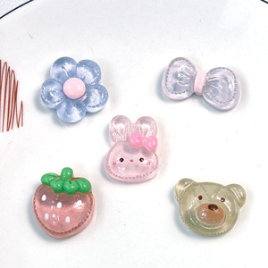 Accesorios de resina para manualidades, parches decorativos translúcidos con forma de arco, fresa, conejo, oso y flor para la creación de joyería DIY. - Product Image 1