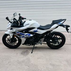 Motocyclette à essence d'occasion <span class=keywords><strong>Suzuki</strong></span> GSX250 - Bicylindre, refroidissement par eau, injection électronique de carburant, 250cc - Product Image 3