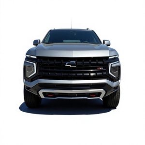 Chevrolet Suburban 2025 SUV Argento 8 Posti Interni in Pelle Fari LED Trasmissione Automatica Pneumatici R20 Tetto Panoramico - Product Image 1