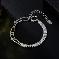 Nouveau bracelet tendance en acier inoxydable plaqué or 18 carats pour femmes, avec pierres de diamant baguette CZ glacées, chaîne tennis