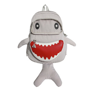 Mochila de Tiburón Pequeño Personalizada de Marca de Moda Verano 2026, Diseño Exclusivo Unisex, Bolso de Hombro con Dibujos Animados - Product Image 3