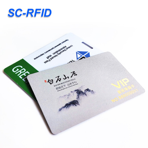 Carte RFID PVC personnalisée imprimée pour l'<span class=keywords><strong>administration</strong></span> des enregistrements de présence des groupes d'entraînement dans les centres de fitness - Product Image 2