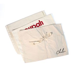 Pochette d'emballage de luxe en sergé de coton écologique et durable, brodée, pour parfum, cosmétiques, cadeaux, avec ruban et sérigraphie personnalisée - Product Image 4