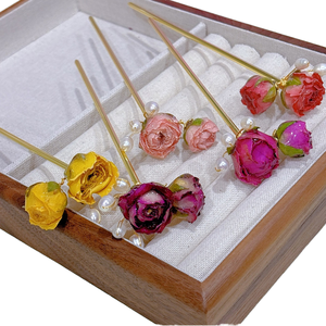 Horquillas para el cabello de aleación de moda, hechas a mano con pegamento y flores naturales, accesorios de joyería para mujeres y niñas. - Product Image 1