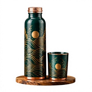 Nueva Botella de Agua de Cobre Verde Estilo Chino con Tapa de Cobre con Patrón de Luna y Olas Doradas - Product Image 1