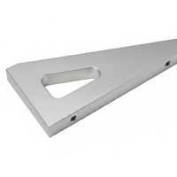 Support triangulaire en aluminium usiné CNC sur mesure, support de montage de précision avec trou fendu