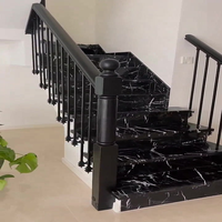 Marches et contremarches d'escalier en marbre noir Nero Marquina |   Marbre noir et blanc poli moderne, garantie 5 ans pour les marches d'escalier