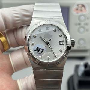 Nuevos Productos: Reloj Mecánico de Buceo para Hombre, Personalizado, Estilo Celebridad, con Reserva de Energía Luminosa Oculta, Metálico y Moderno - Product Image 1