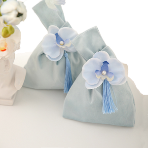 Sacs en velours doux de haute qualité, forme de fleur, style vintage, pochettes à bijoux, sacs à bonbons, cadeaux de Noël et de mariage, pochette en velours - Product Image 1