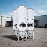 Cuve de fermentation conique à double paroi en acier inoxydable 304/316 avec chemise de refroidissement au glycol et trappe latérale/supérieure pour la production d'alcool à domicile et sur petite échelle