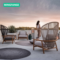 Fauteuil d'extérieur moderne en teck à dossier haut, canapé en bois massif pour hôtel, ensemble de chaises longues en corde tressée pour terrasse, écologique et durable pour cour.
