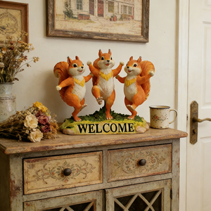 Estatua de Ardilla para Jardín con Letrero de Bienvenida, Lindo Trío de Figuras de Animales para Decoración de Porche y Patio, Escultura para Entrada de Casa de Campo - Product Image 4