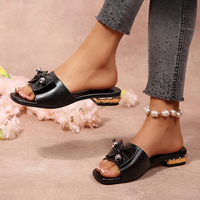 Nouvelles pantoufles plates à chevrons grande taille 36-42 pour femme, respirantes, avec boucle métallique, pour automne, printemps et été 2026