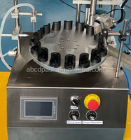 Machine de remplissage et de bouchage semi-automatique compacte pour liquides, idéale pour laboratoires et petites ateliers