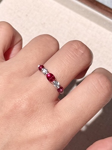 แหวนเงินแท้ 925 ยี่ห้อ UM Jewelry ประดับด้วยไพลินสีน้ำเงินสังเคราะห์แบบซันเซ็ตและฟรอสต์ และเพชรซิคอนสีขาว สำหรับผู้ชายและผู้หญิง สวมใส่ได้ทุกวัน งานแต่งงาน และงานปาร์ตี้ - Product Image 2