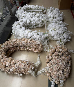 Arreglo Floral Personalizado de Rosas Blancas Artificiales para Cabina Telefónica, Arco de Flores para <span class=keywords><strong>Libro</strong></span> de Visitas de Boda - Product Image 4