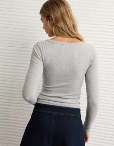 Camiseta de Manga Larga para Mujer, Premium, Moderna, Color Gris Jaspeado, Cuello Redondo, Tejido de Algodón Acanalado, Corte Ajustado - Product Image 2