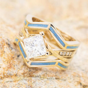 Anillo de Diamantes con Corte Princesa T0023, Oro Sólido de 18K, Color G Natural, Anillo de Compromiso para Mujer con Diamantes Laterales - Product Image 1