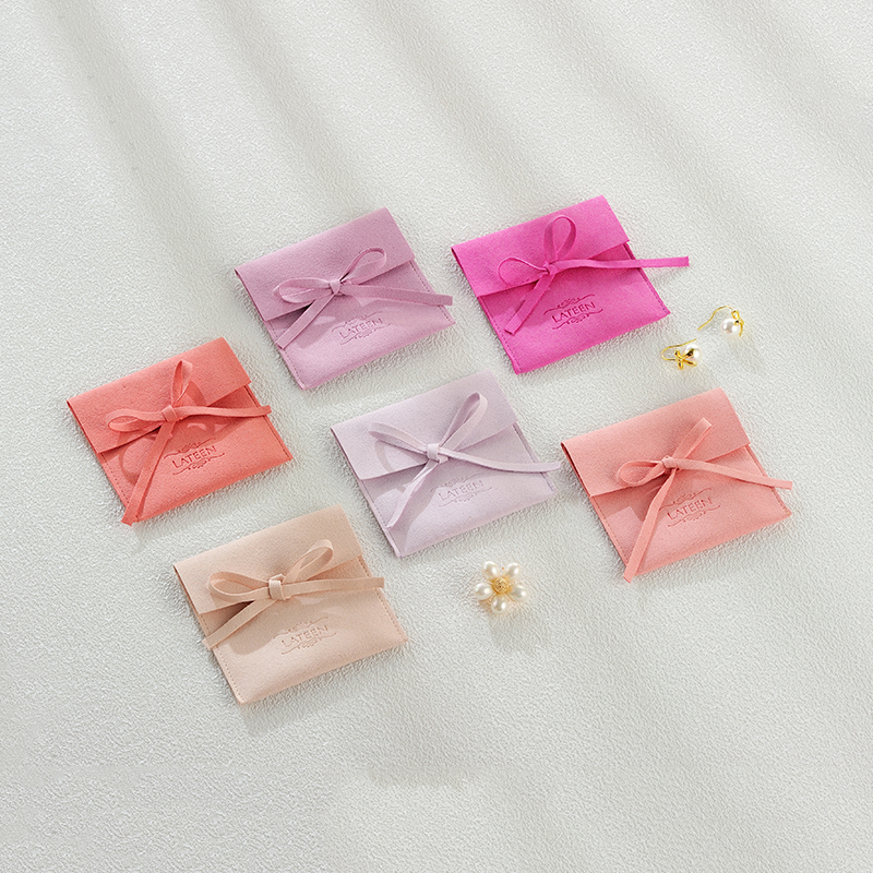 L8*8cm bowknot pouch-1