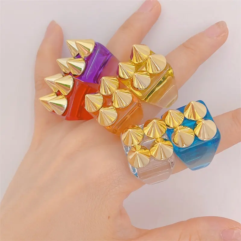 Fashion Overdreven Transparante Hars Acryl Geometrische Vierkante Ring Voor Vrouwen Punk Goud Grote Klinknagel Kegel Dikke Ringen Sieraden