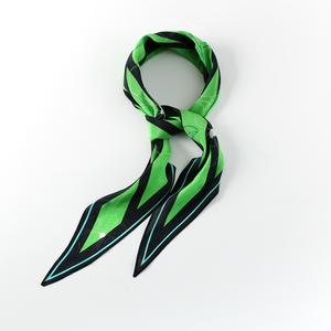 Bufandas de seda elegantes con rayas de diamante Diseño elegante y calidad superior - Product Image 2