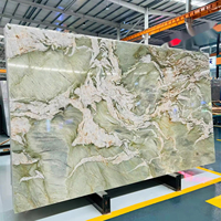Dalles de quartzite de rêve sauvage aiguisées Carreaux Verde Brésil Pierre verte naturelle pour panneaux muraux Revêtement de sol de luxe et comptoirs de cuisine