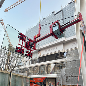 Sollevatore a Vuoto per Vetri Bilanciato per l'Installazione di Finestre o Pareti Vetrate Sotto un Cantilever - Product Image 3