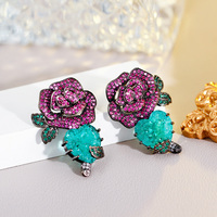 Anting-anting pesta model gantung berbentuk bunga mawar merah dan daun hati hijau, berlapis emas hitam klasik dengan zircon kubik, untuk wanita.