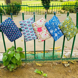 Organisateur cosmétique matelassé Boho | Grands sacs de lavage vintage | Sac de maquillage imprimé en bloc | Cadeau pour Teengirl | Pochette à fermeture éclair en tissu - Product Image 1