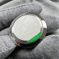 4130/4131 Automatik-Chronograph, Keramiklünette, Saphirglas, leuchtendes Zifferblatt, verschraubbarer Gehäuseboden aus Edelstahl.