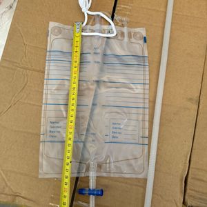 Sac de collecte d'urine portable de 1000 ml pour personnes âgées alitées avec marquages de mesure - Product Image 5