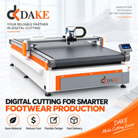 Machine de découpe automatique industrielle CNC pour chaussures avec couteau oscillant pour la production en usine de semelles, doublures et empeignes en cuir