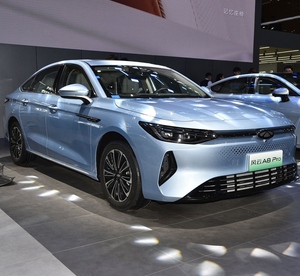 Chery Fengyun A8 Sedán 2025, Vehículo Eléctrico para Pasajeros, Modelo 2024 - Product Image 3
