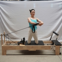 Machine de Pilates Reformer Commerciale Professionnelle pour Studio, Yoga et Gym - Équipement d'Exercice de Qualité Supérieure - Cama De Pilates Reformer