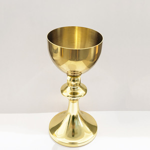 Cáliz <span class=keywords><strong>de</strong></span> Diseño Clásico Bañado en Oro para Suministros <span class=keywords><strong>de</strong></span> Iglesia y Hogar - Product Image 1