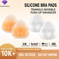 Coussinets de soutien-gorge push-up en silicone personnalisés, rehausseurs de poitrine triangulaires, vente en gros, tailles M L, adhésifs et non adhésifs, marque privée pour femmes