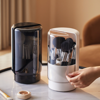 Organisateur de pinceaux de maquillage rotatif avec couvercle transparent anti-poussière, tambour intérieur à ouverture latérale et compartiments, boîte à cosmétiques en plastique antidérapante