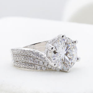 แหวนหมั้นเพชรโมอิสสีเงินสำหรับผู้หญิง<span class=keywords><strong>925</strong></span>ด้วยความรักสามครั้งขายตรงของผู้ผลิต - Product Image 4