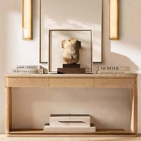 Console élégante et moderne avec plateau en marbre, structure en chêne clair, trois tiroirs sans poignées, base sur socle pour entrée, meuble d'appoint pour la maison, personnalisable OEM