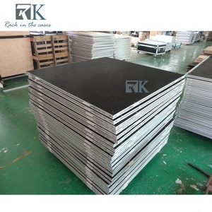 Escenario Portátil con Plataforma Elevadora Plegable Tipo Araña, Acabado en Alfombra Negra - Product Image 4