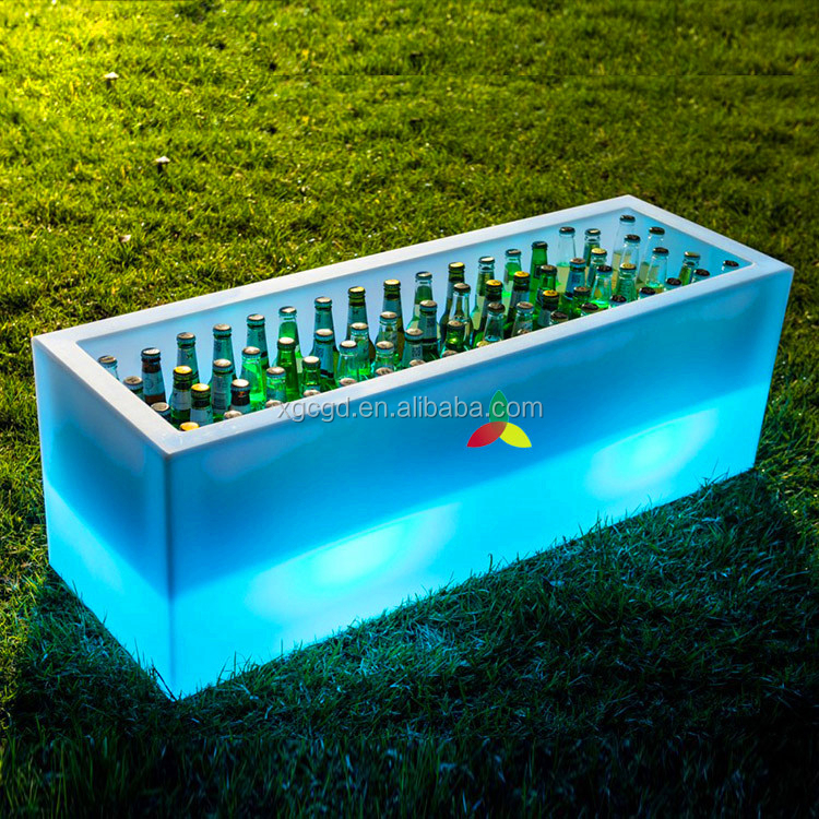 Seau à glace en plastique avec éclairage lumineux LED Home Bar Beer Cooler Ice Bucket Seau à glace en plastique