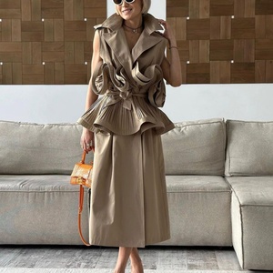 Precio de fábrica Primavera/Verano Nueva Moda Caqui Cuello en V Diseño Plisado con Empalmes Sin Mangas con Cordones Largo hasta el Suelo Orgánico - Product Image 4