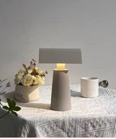 Lampe de table au design haut de gamme, lampe de table portable, lampe de chevet pour chambre à coucher, lampe de table pour bureau, lumière d'ambiance nordique rechargeable