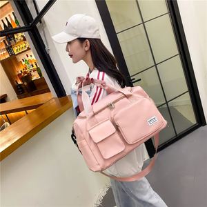 กระเป๋าเดินทางกันน้ำแบบสั่งทำโลโก้ฟรี กระเป๋าเดินทางขนาดใหญ่สำหรับออกกำลังกายและท่องเที่ยว  สำหรับทุกเพศ - Product Image 3