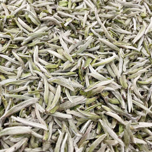 Fuding Organic Silver Needle Thé blanc en vrac au goût sucré fraîchement traité pour la santé et l'amincissement pour les personnes du nouvel âge - Product Image 3