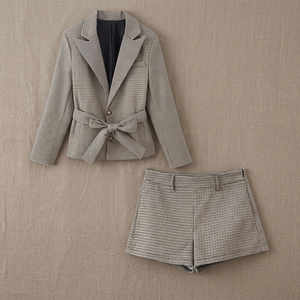 Conjunto de Traje de 2 Piezas a Cuadros para Mujer, Blazer con Cinturón y Pantalones Cortos por Encima de la Rodilla, Estilo de Oficina para Primavera/Verano - Product Image 3