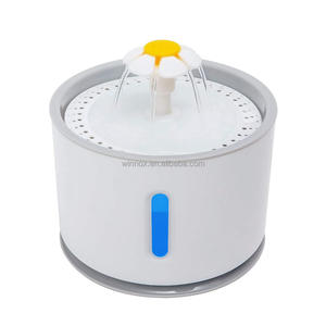 Distributeur d'<span class=keywords><strong>eau</strong></span> automatique portable en silicone pour animaux de compagnie Mangeoire d'<span class=keywords><strong>eau</strong></span> pour chats et chiens pour une utilisation en intérieur Bouteilles d'<span class=keywords><strong>eau</strong></span> élégantes - Product Image 4