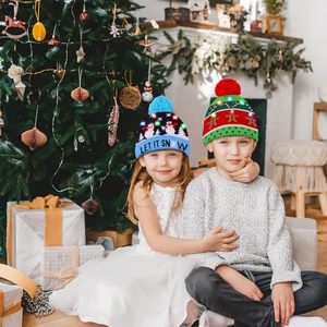 Bonnet de Noël personnalisé brodé de haute qualité, écologique et lumineux, accessoire festif pour enfants pour les fêtes d'hiver - Product Image 5