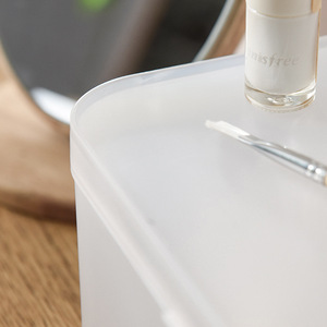 Transparent Plastic Desktop Storage <b>Box</b> 2L With Lid Stackable Cosmetic Organizer For Skincare <b>Makeup</b> Storage - Product Image 3